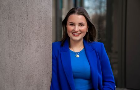 Adelina Haxholli - YER