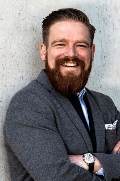 Dr. Daniel Mühlbauer