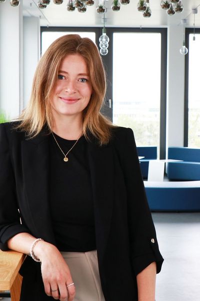 Caroline Schmitz - YER
