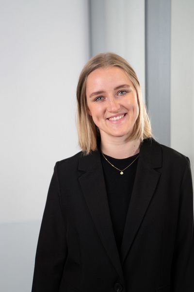 Sina Buffy, Senior Recruitment Consultant 