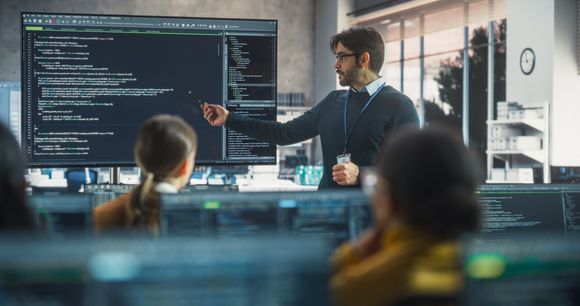 Berufliche Weiterbildung für IT und Ingenieure Berufliche Weiterbildung für IT und Ingenieure